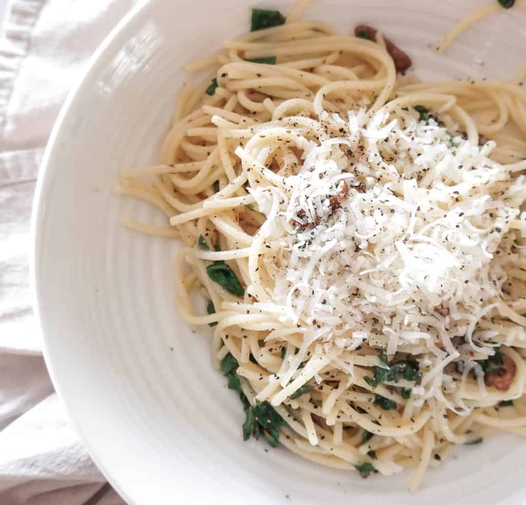 Made bowl of aglio-e-olio, the pasta from the movie chef